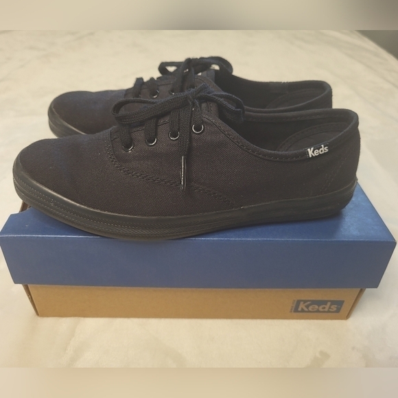 KEDS Champion Sneaker Shoe. Black. Size 5.5 Wide 5.5W - Picture 9 of 9